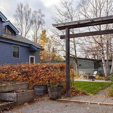 Fireweed Gardens In Roger'S Park Apartment Anchorage Exterior photo