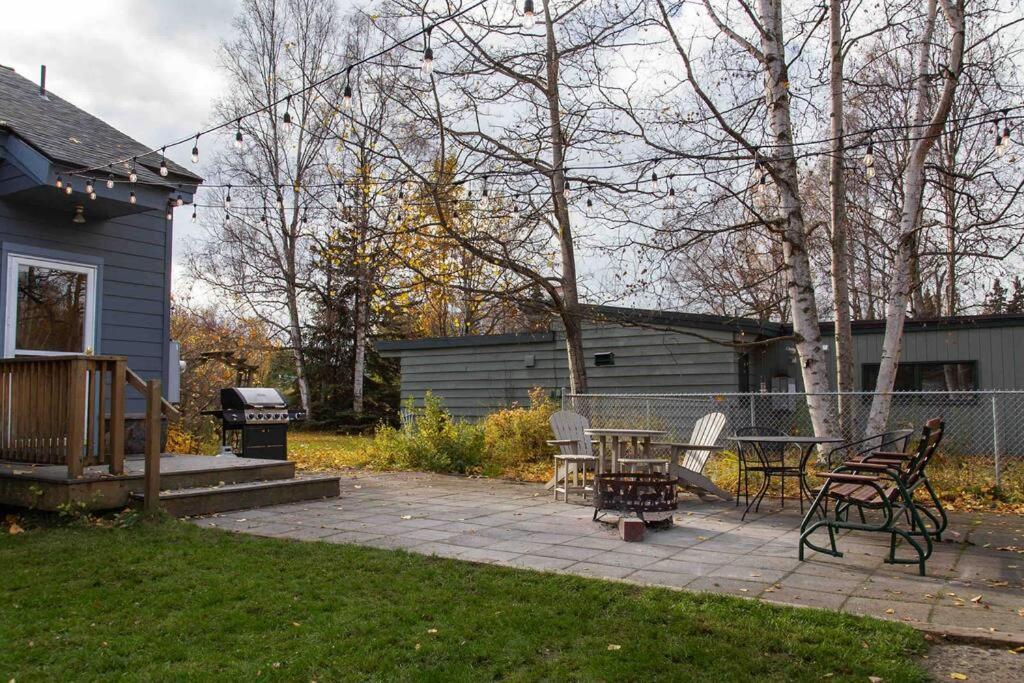 Fireweed Gardens In Roger'S Park Apartment Anchorage Exterior photo