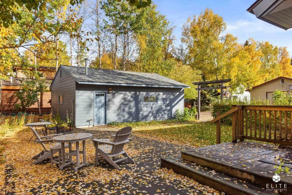 Fireweed Gardens In Roger'S Park Apartment Anchorage Exterior photo
