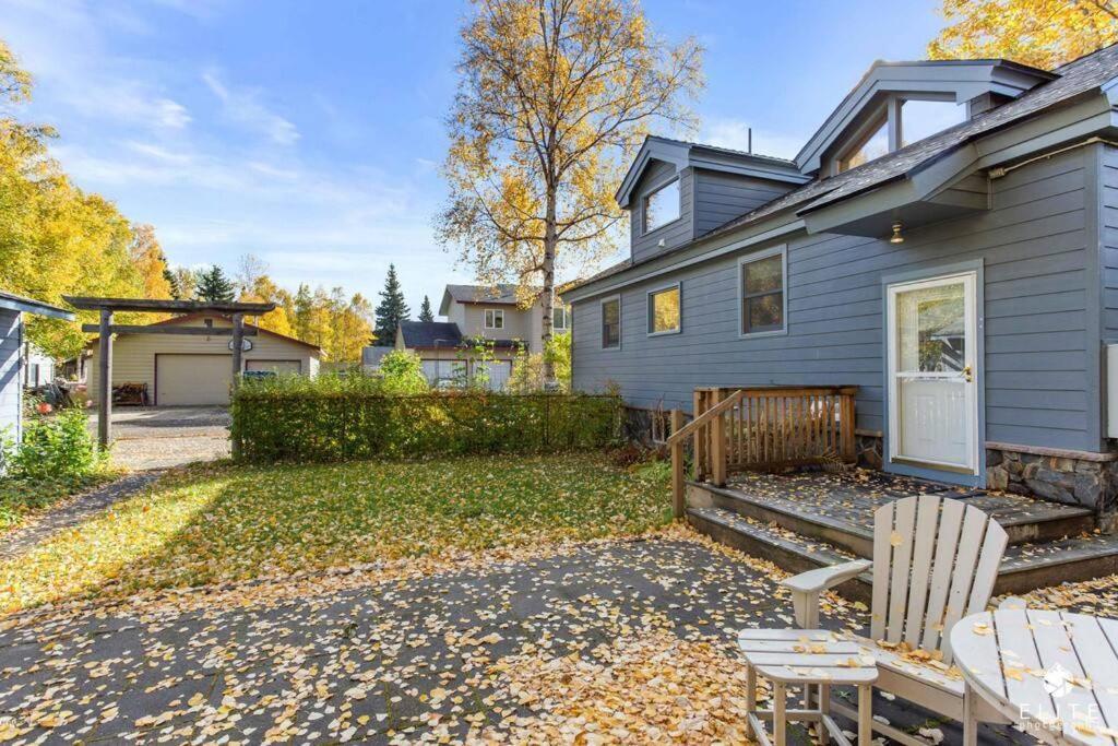 Fireweed Gardens In Roger'S Park Apartment Anchorage Exterior photo